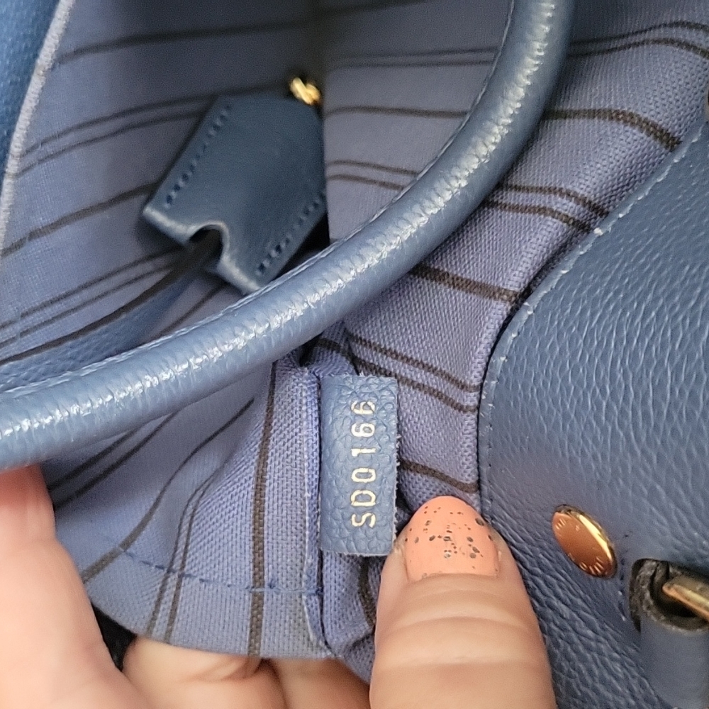 Authentic LOUIS VUITTON Limited Addition Bag.comes W Dust Bag - Picture 6 of 6